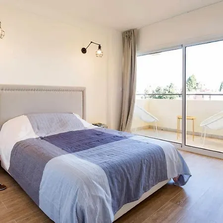 Апартаменти Club Playa Flores *