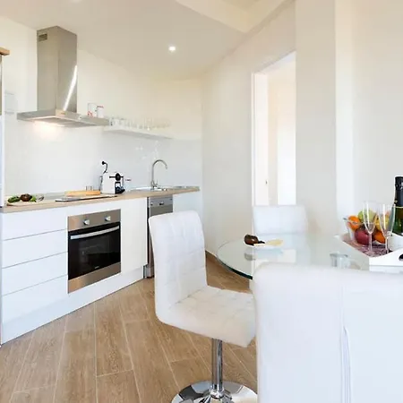 Апартаменти Club Playa Flores *